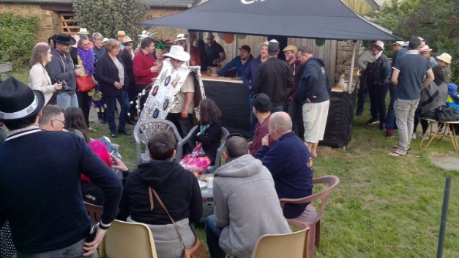 Au bar clandestin de Saint-Urbain