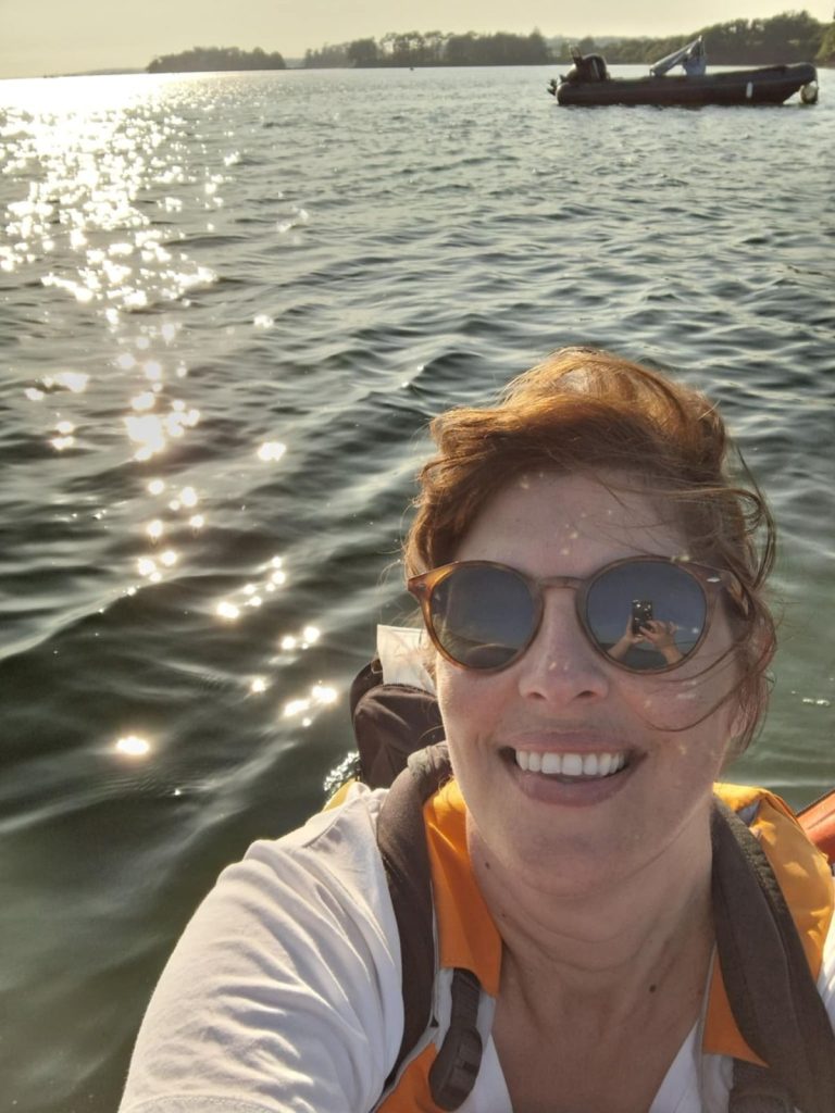 Selfie de Sophie à bord d'un kayak