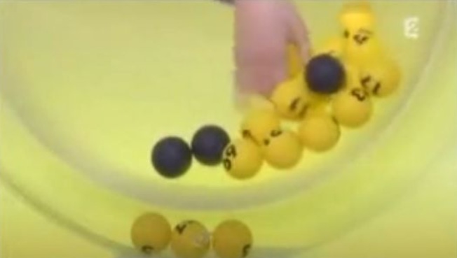 Les fameuses boules noires du jeu Motus